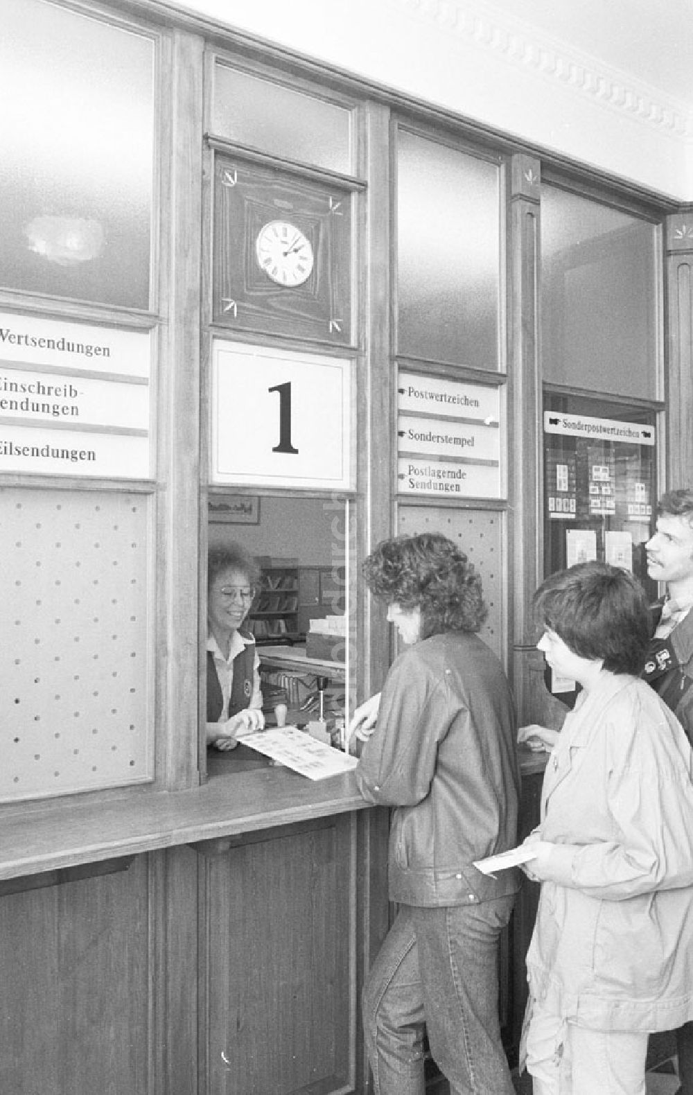 DDR-Bildarchiv: Berlin - Prenzlauer Berg - Berlin - Prenzlauer Berg - Postamt in der Husemannstrasse Foto: Lenke Nr.: 515