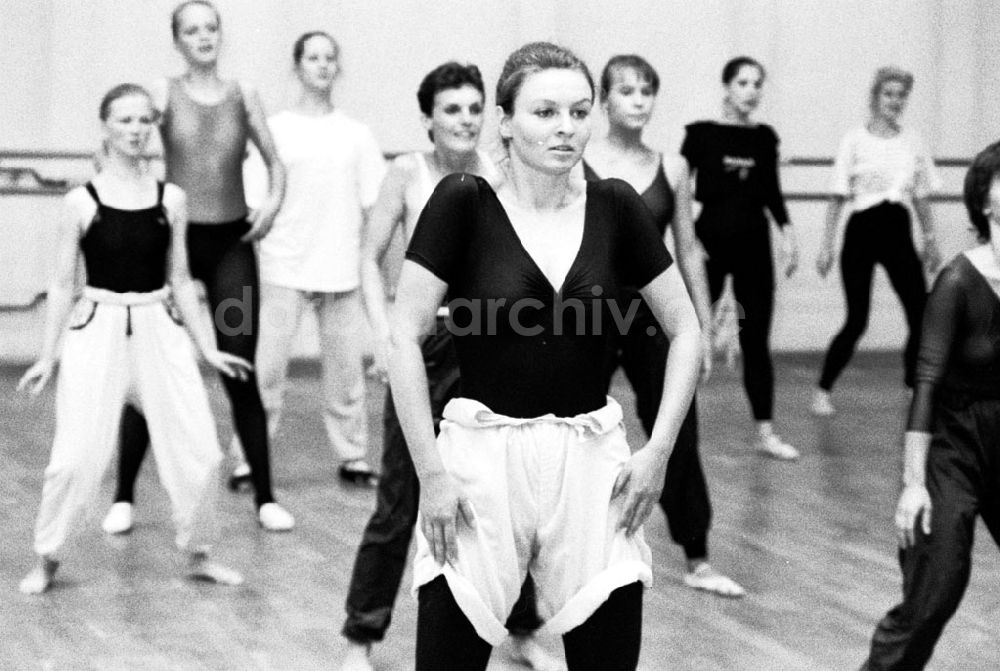 Berlin: Berlin Probeaufnahmen Ballettschule Berlin 16.08.90 Foto: Grahn Umschlagnummer: 1057