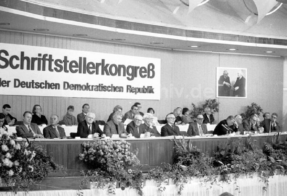 DDR-Bildarchiv: Berlin - 24.11.87 Berlin X. Schriftstellerkongress Foto: Bonitz Nr.: 1294