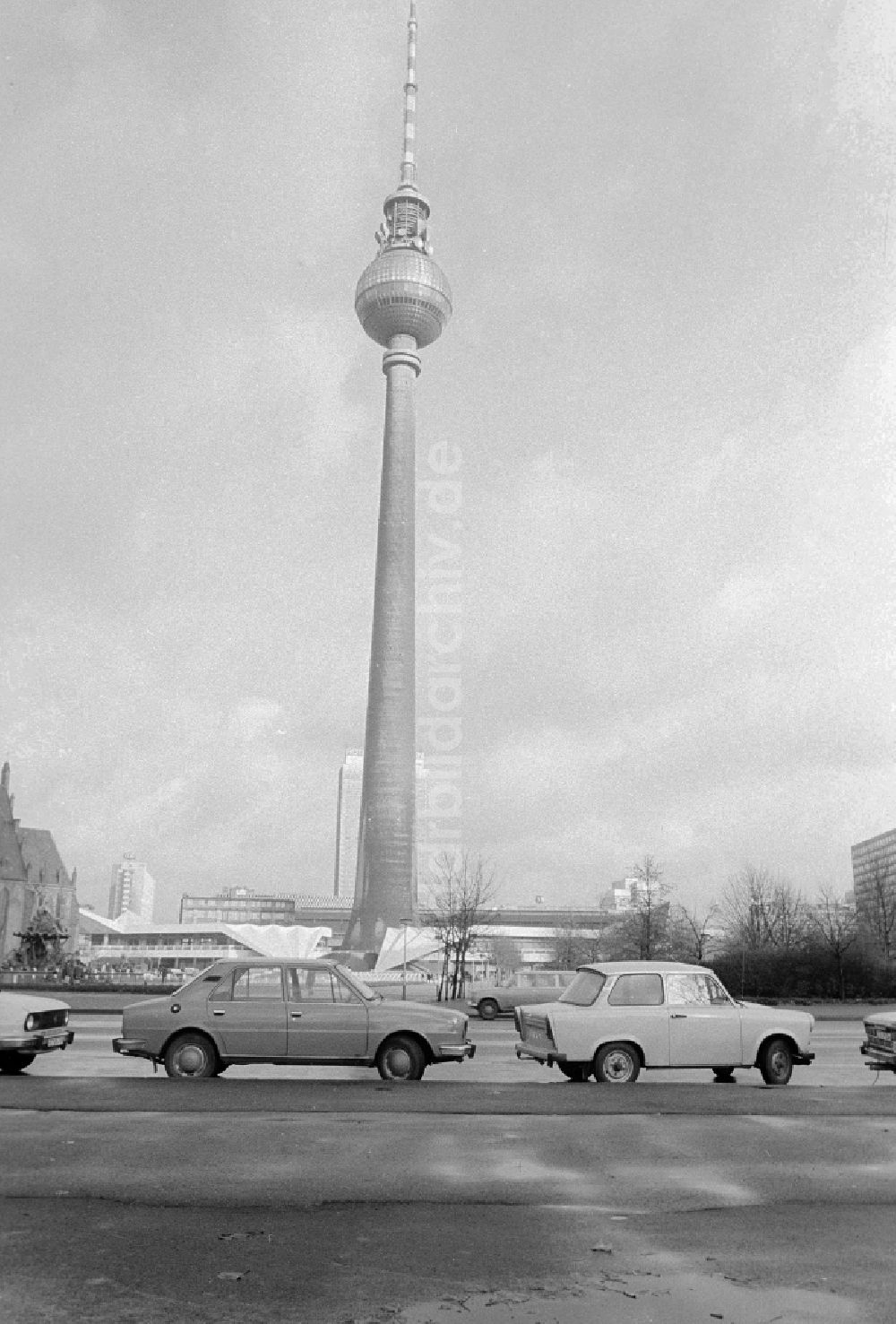 DDR-Bildarchiv: Berlin - Berliner Fernsehturm in Berlin, der ehemaligen Hauptstadt der DDR, Deutsche Demokratische Republik