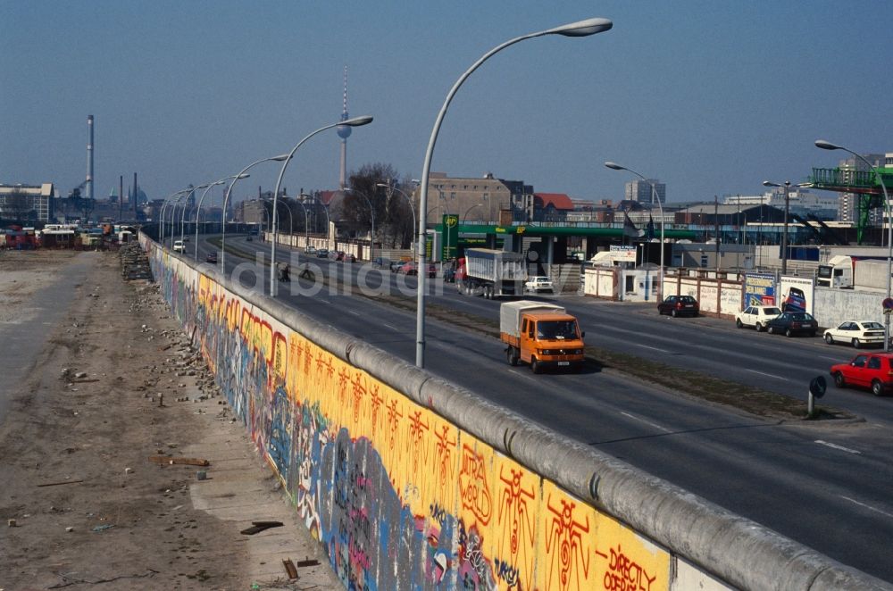 Berlin - Friedrichshain: Berliner Mauer stadteinwärts in Berlin - Friedrichshain