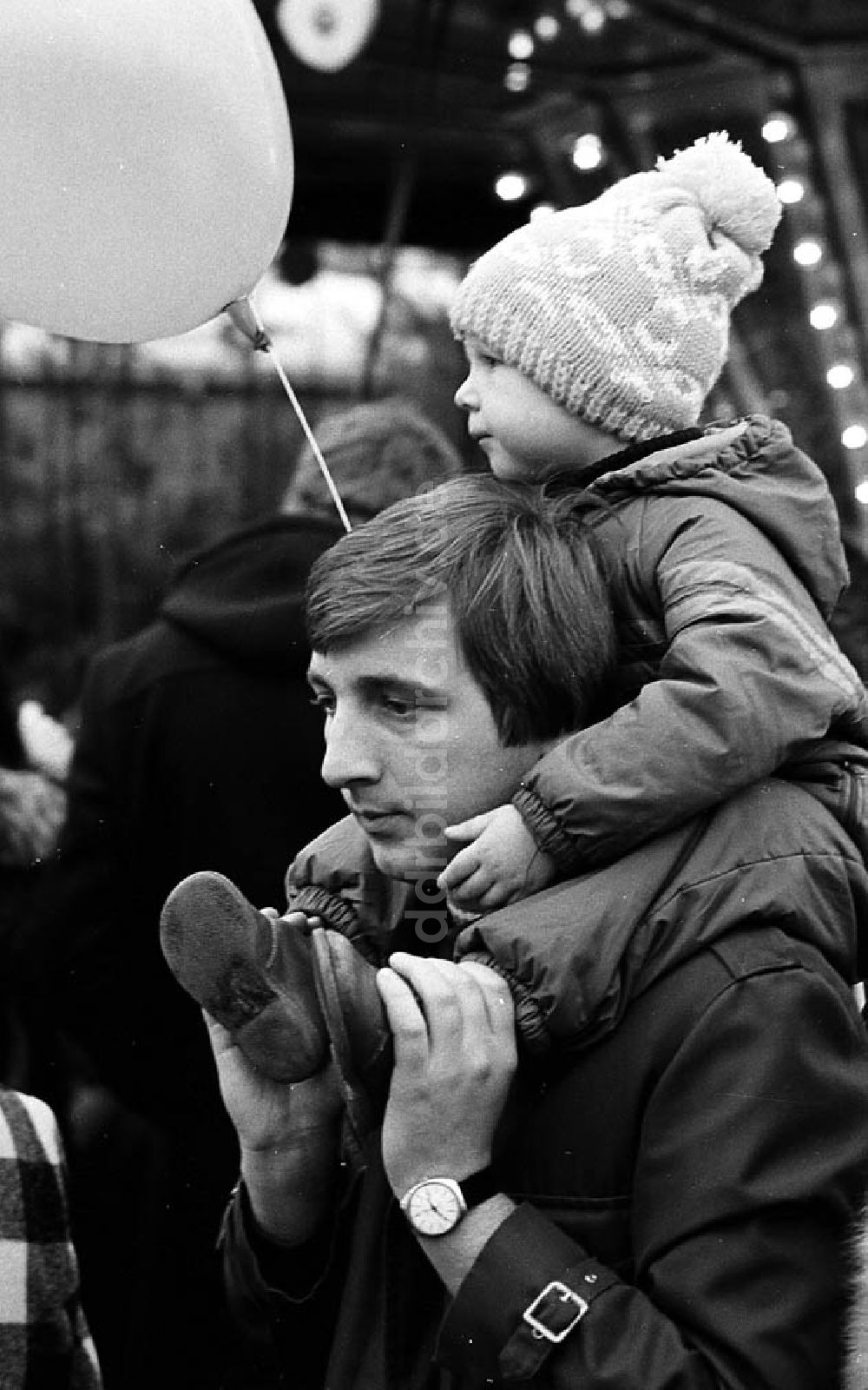 DDR-Bildarchiv: Berlin - Berliner Weihnachtsmarkt Umschlagnr.: 1172 Foto: Winkler