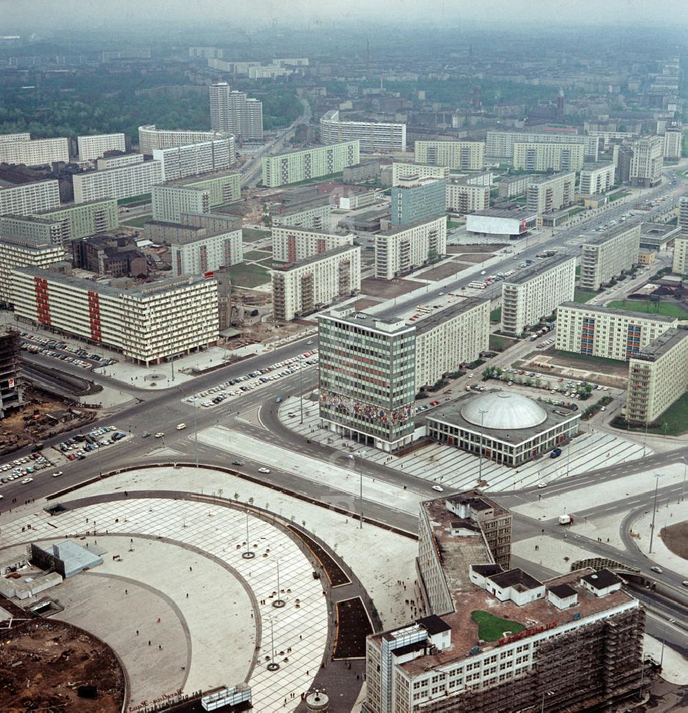 DDR-Bildarchiv: Berlin - Berlins neue Mitte