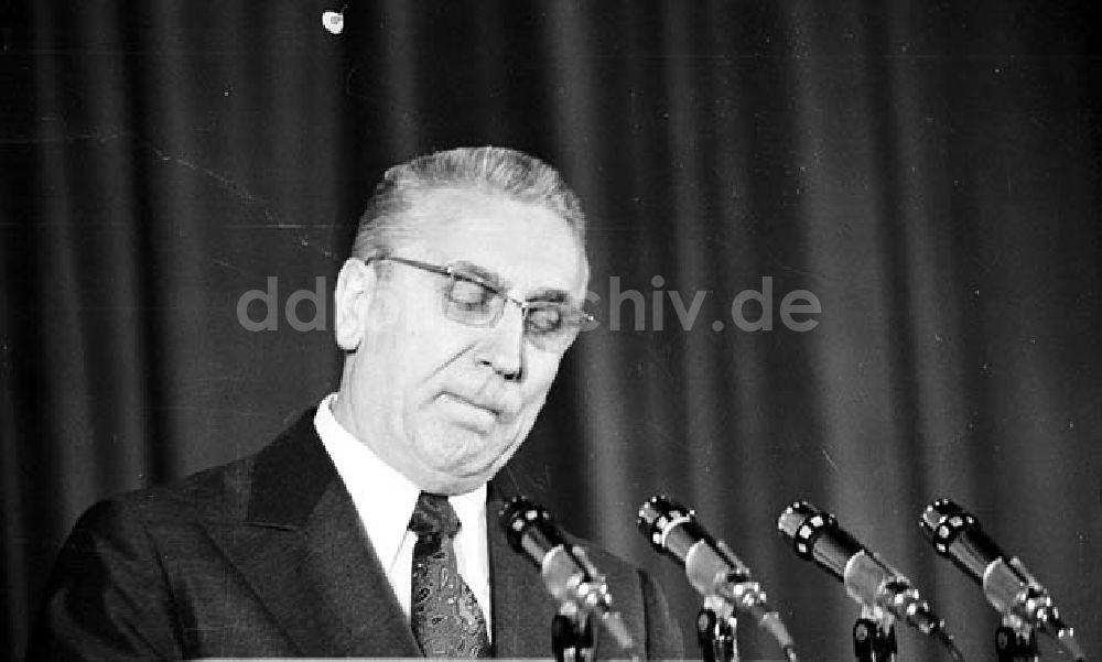 DDR-Bildarchiv: Warschau (Polen) - Besuch Honeckers in Polen Umschlagnr.: 563 Foto: Lange