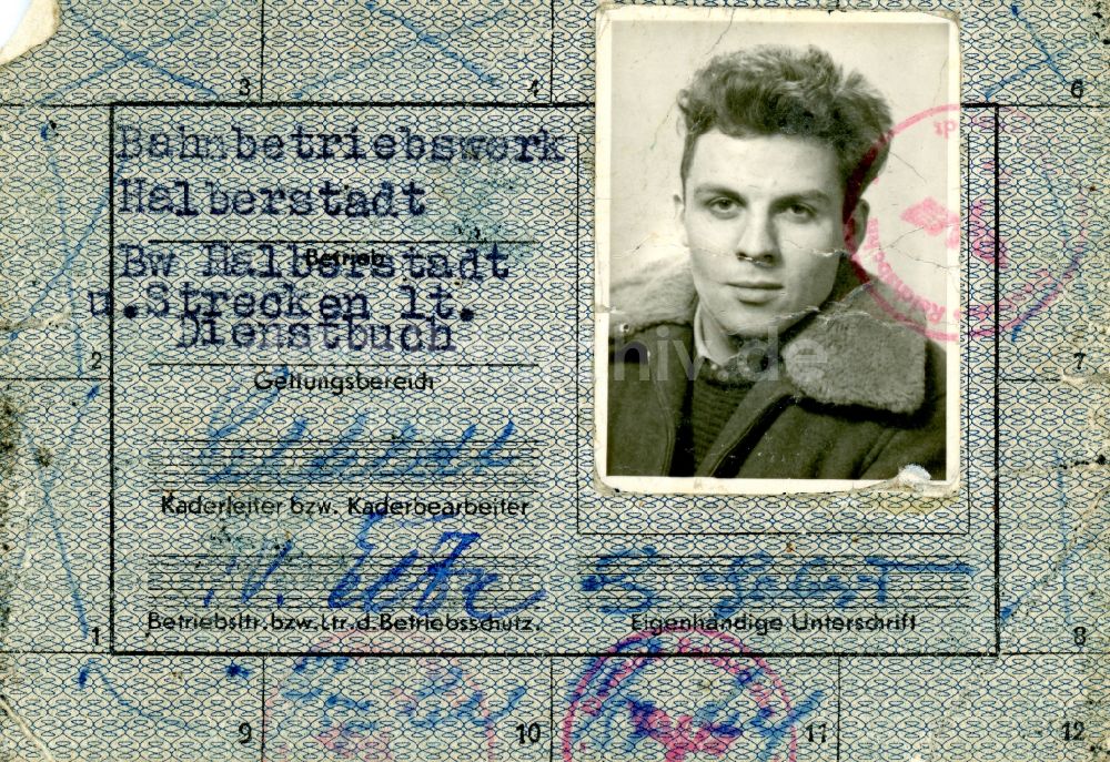 DDR-Fotoarchiv: Halberstadt - Betriebsausweis ausgestellt in Halberstadt im Bundesland Sachsen-Anhalt auf dem Gebiet der ehemaligen DDR, Deutsche Demokratische Republik