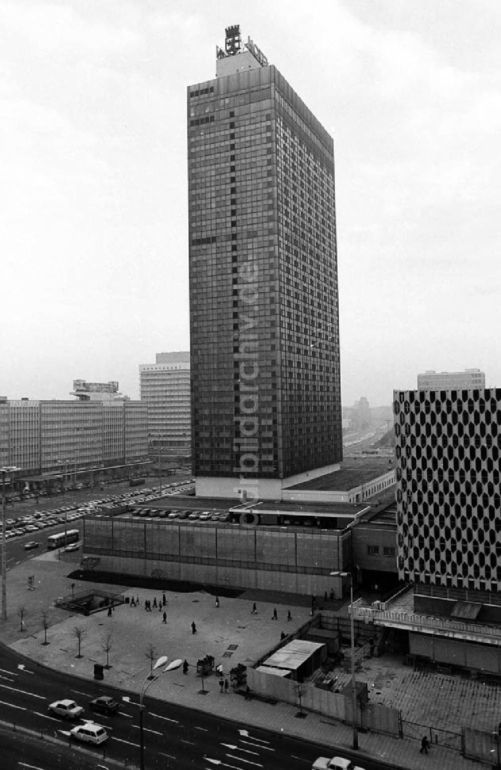 Berlin: Blick auf das Hotel am Alexanderplatz in Berlin Umschlagnr.: 1172 Foto: Winkler