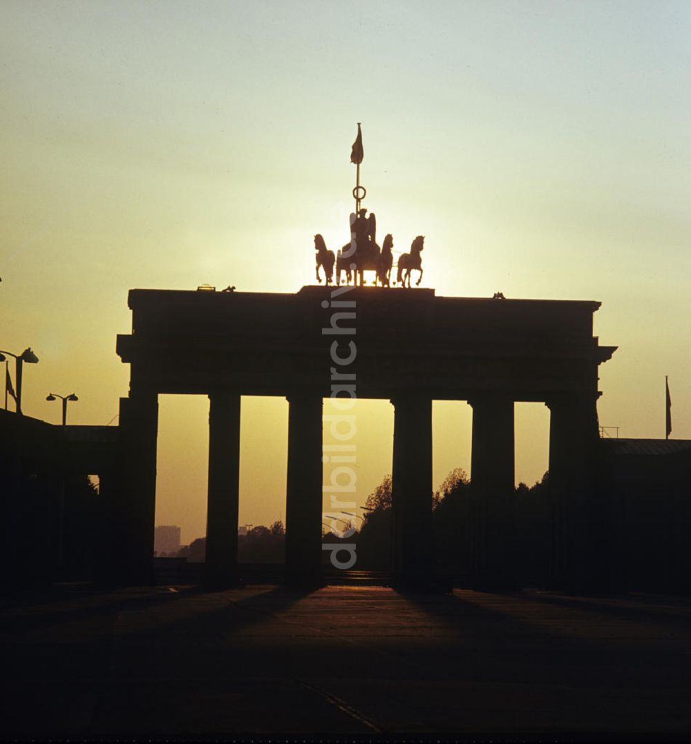 DDR-Fotoarchiv: Berlin - Brandenburger Tor in Berlin