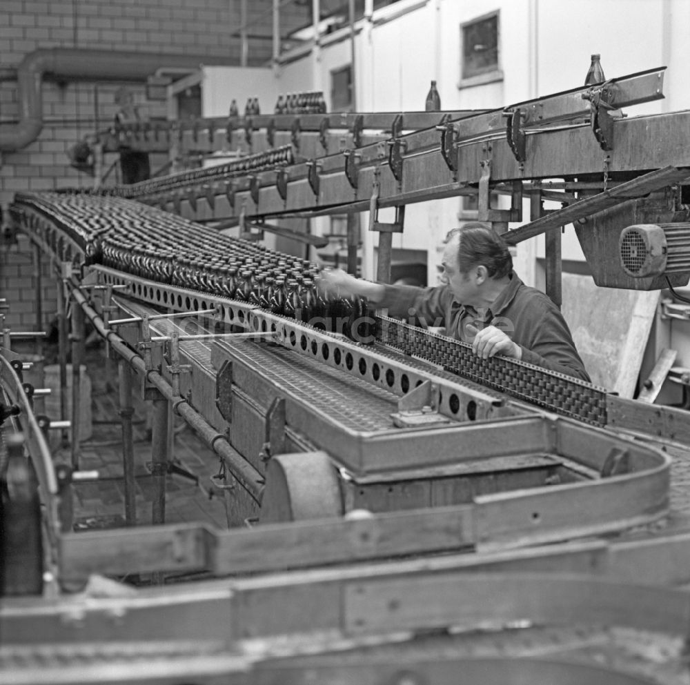 Berlin: Brauerei - Produktionsprozeß Engelhardt-Brauerei auf der Halbinsel Alt Stralau in Berlin in der DDR