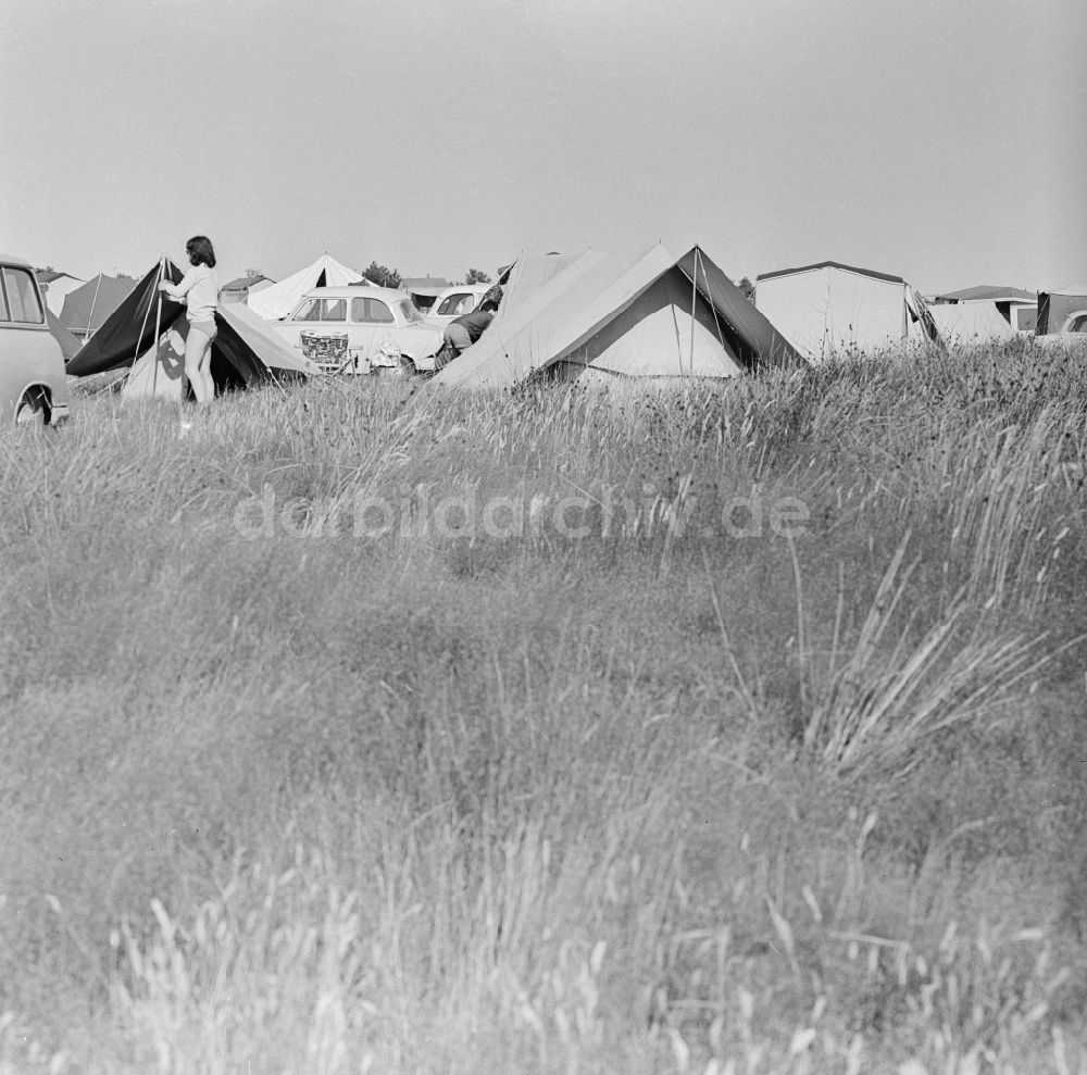 Dierhagen: Campingurlaub im Ostseebad Dierhagen in Dierhagen in Mecklenburg-Vorpommern in der DDR