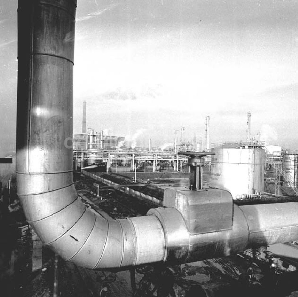 DDR-Fotoarchiv: Leuna - Chemiewerk. Foto: Schmidtke