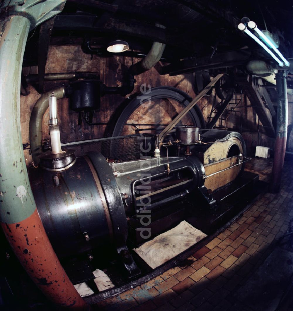 DDR-Bildarchiv: Oldisleben - Dampfmaschine in der Zuckerfabrik Oldisleben