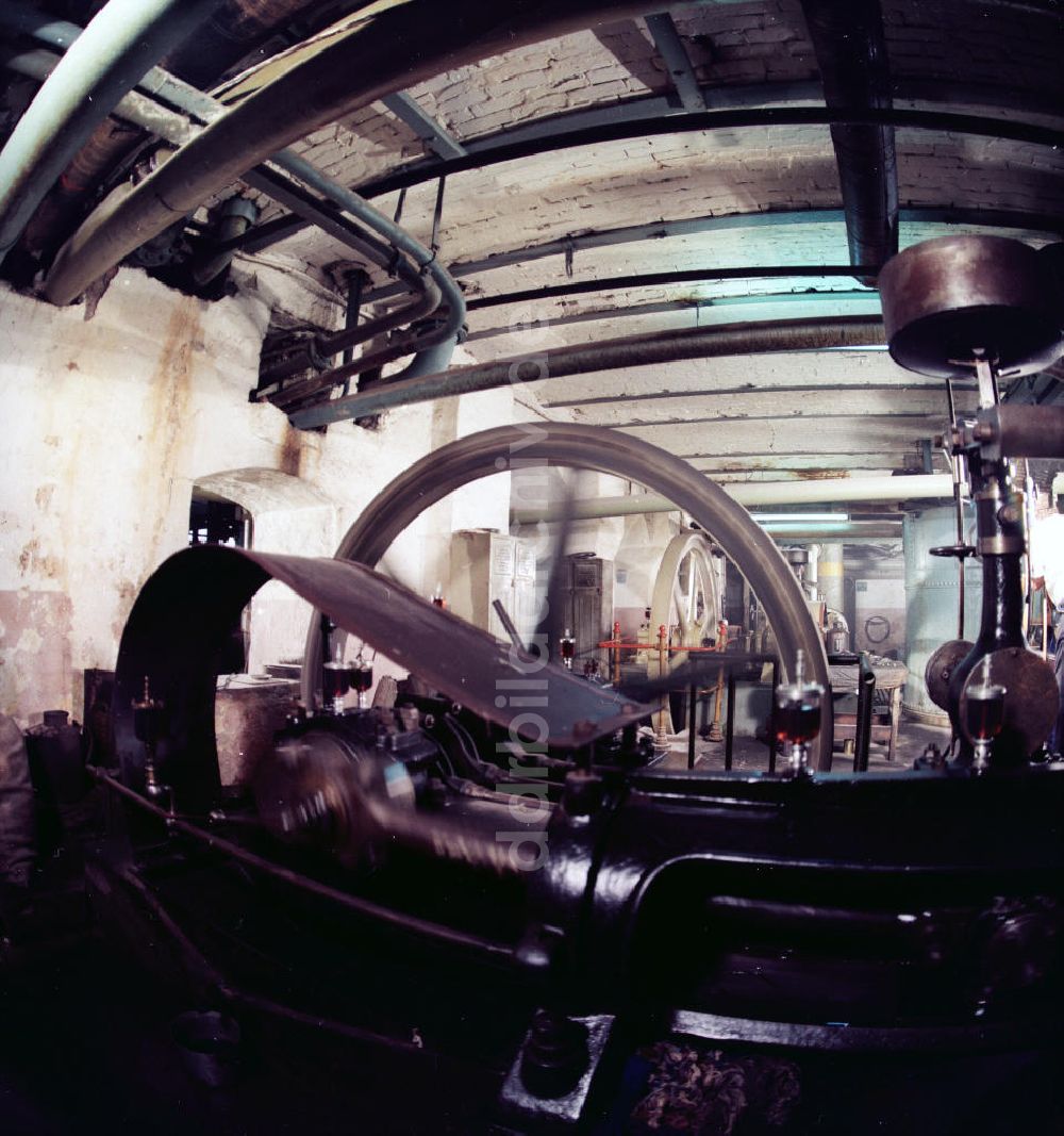 DDR-Bildarchiv: Oldisleben - Dampfmaschine in der Zuckerfabrik Oldisleben