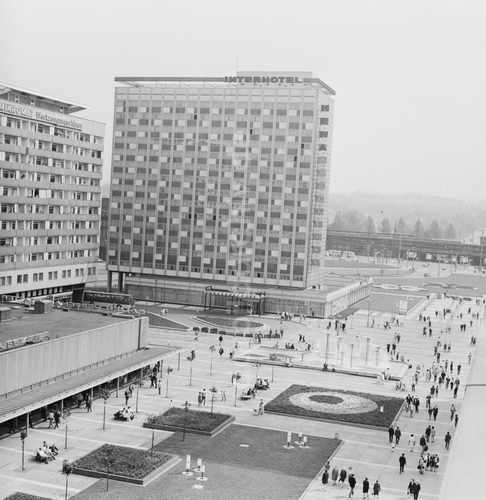 DDR-Bildarchiv: Dresden - Das Interhotel Newa in Dresden