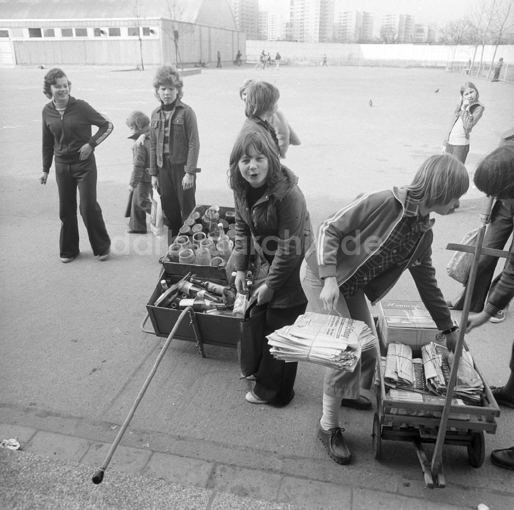 DDR-Fotoarchiv: Berlin - DDR - Altstoffsammlung 1977