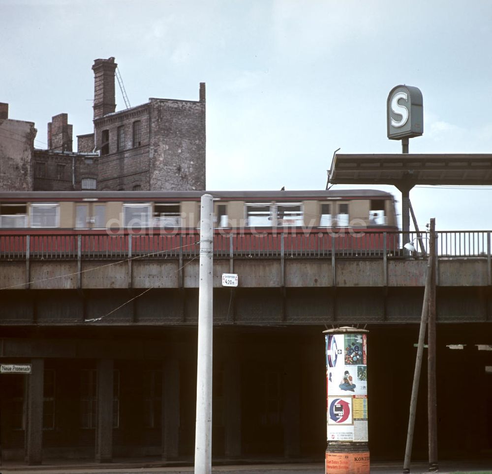 Berlin: DDR - S-Bahnhof Hackescher Markt 1969