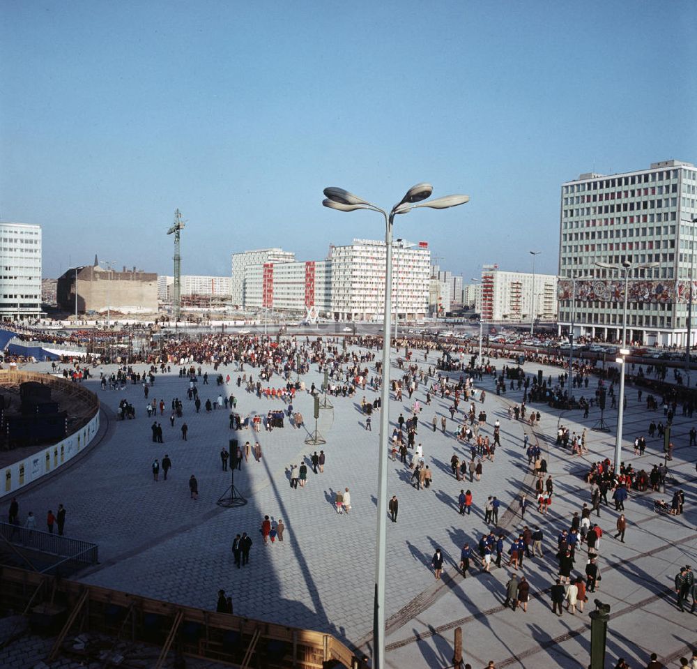 DDR-Fotoarchiv: Berlin - DDR - Berlin Alexanderplatz 1969