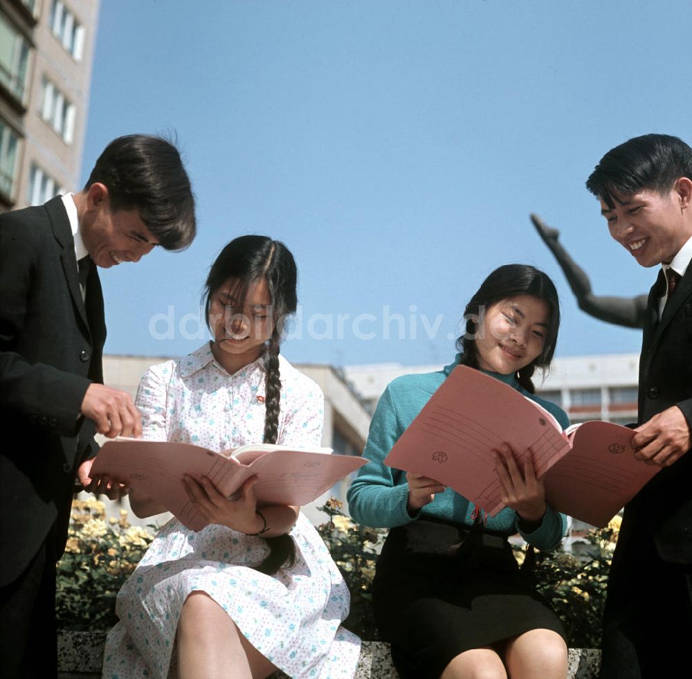 Leipzig: DDR - Berufsausbildung für Vietnamesen 1971