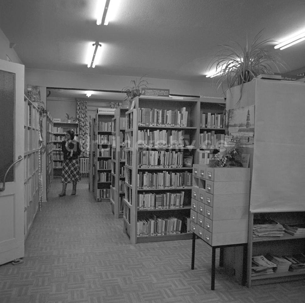 DDR-Bildarchiv: Berlin - DDR - Bibliothek 1984