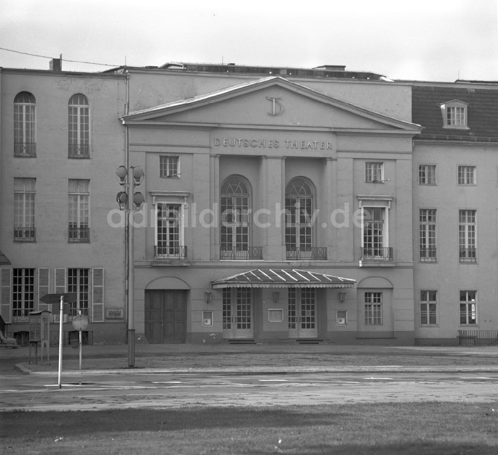 DDR-Fotoarchiv: Berlin - DDR - Deutsches Theater und Kammerspiele in Berlin 1969