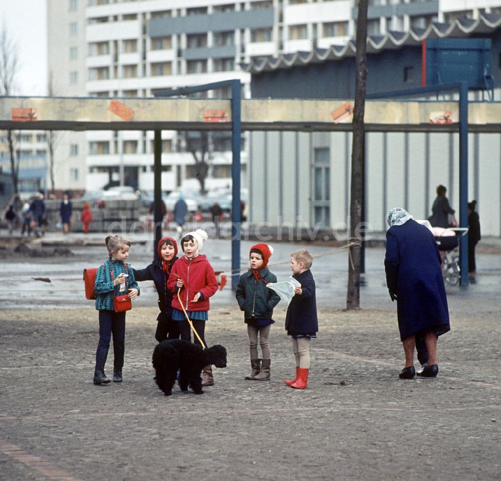 DDR-Bildarchiv: Halle / Saale - DDR - Halle-Neustadt 1970