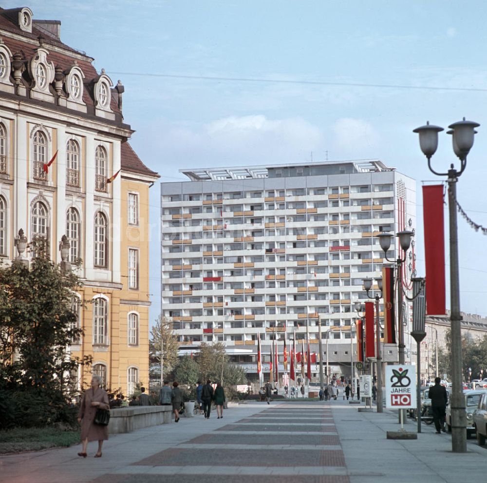 DDR-Bildarchiv: Leipzig - DDR - Hochhaus Dresden 1968
