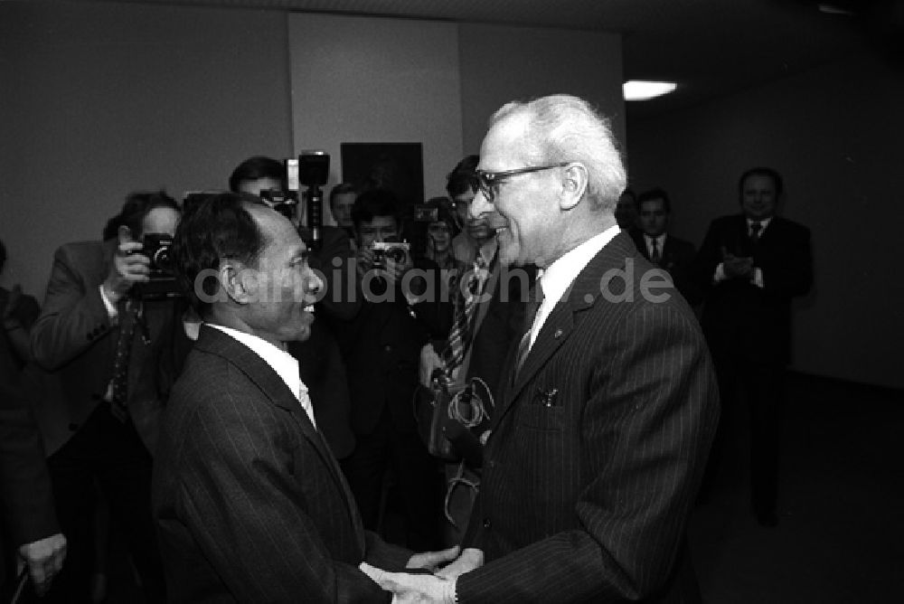 Berlin: DDR und Kambodscha schlossen Vertrag über Freundschaft und Zusammenarbeit. (354)