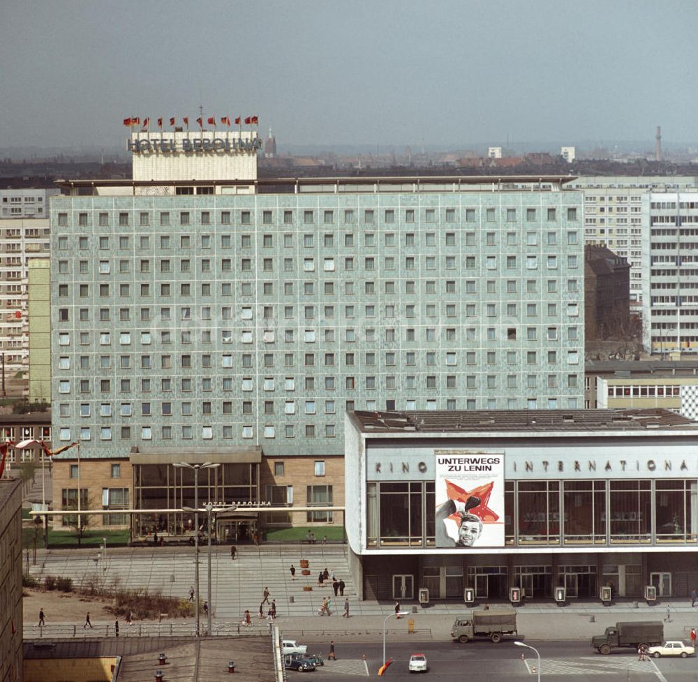 DDR-Fotoarchiv: Berlin - DDR - Karl-Marx-Allee 1970