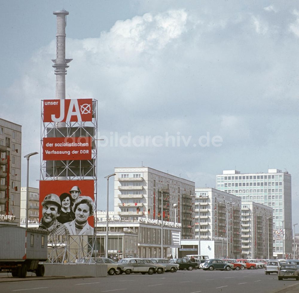Berlin: DDR - Propaganda 1968