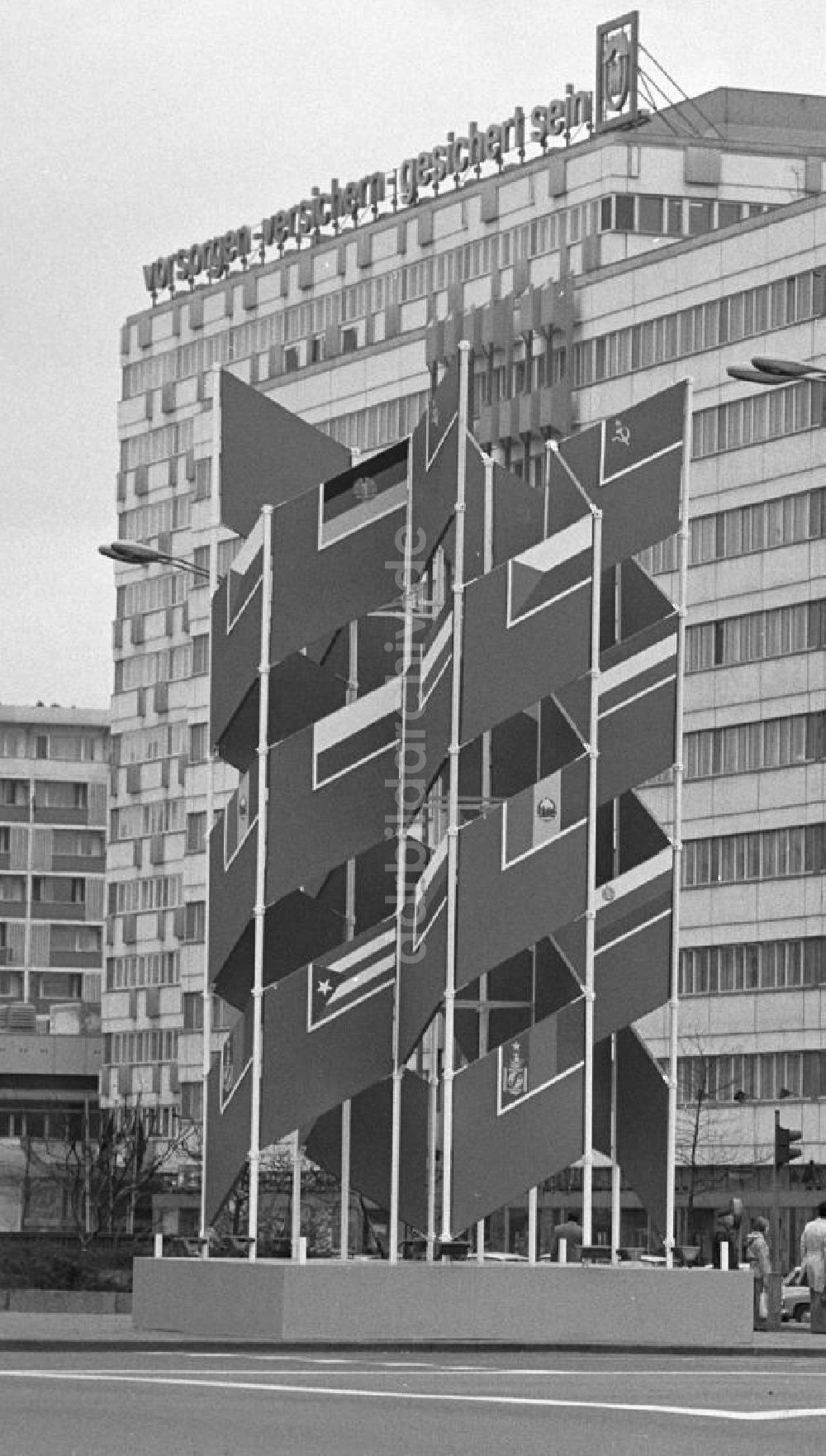 DDR-Fotoarchiv: Berlin - DDR - Propaganda zum IX. Parteitag der SED 1976