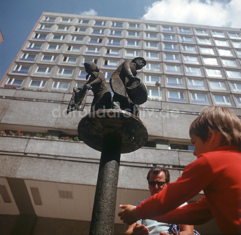 Berlin: DDR - Rathauspassage in Berlin 1973
