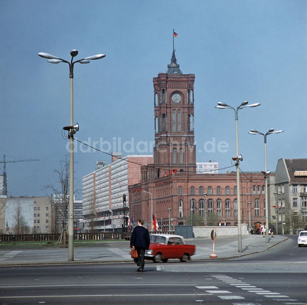 DDR-Fotoarchiv: Berlin - DDR - Rotes Rathaus in Berlin 1970