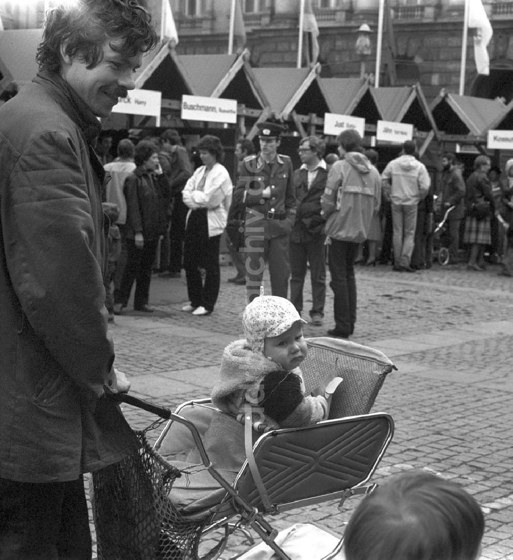 Berlin: DDR - Schriftstellerbasar 1983