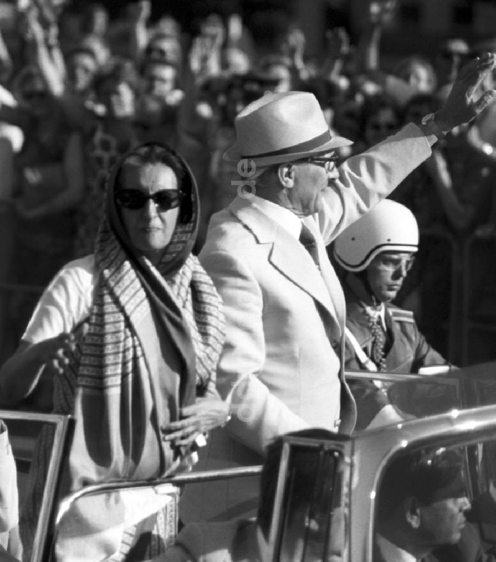 DDR-Fotoarchiv: Berlin - DDR - Staatsbesuch Indira Gandhi 1976