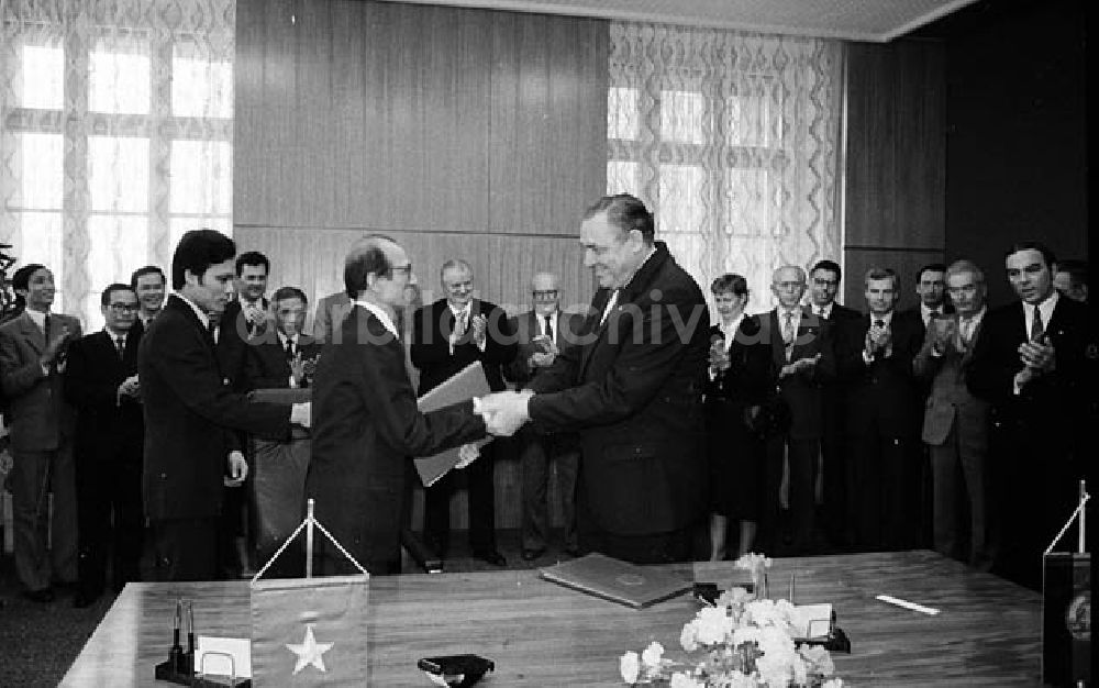 : DDR-Vietnam Vertrag der Solidarität Umschlagnr.: 141 Foto: Schmidtke