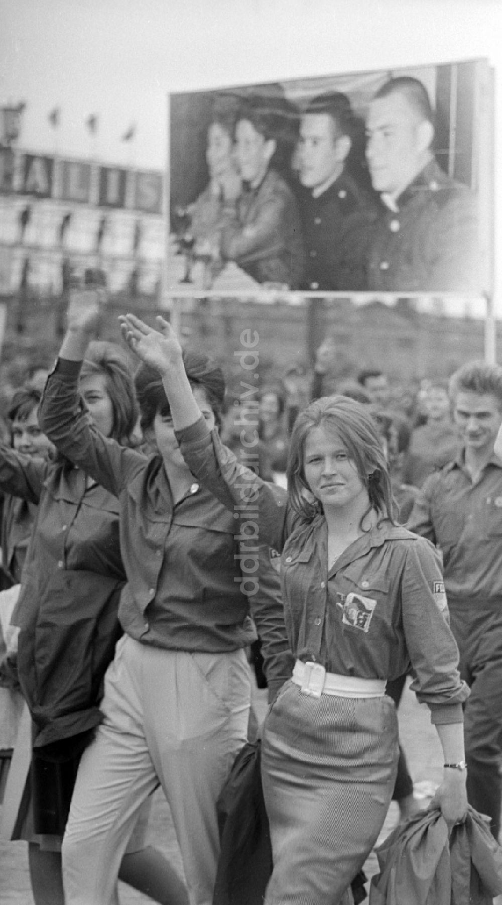 DDR-Fotoarchiv: Berlin - Demonstration im Rahmen des Deutschlandtreffens, Berlin 1964