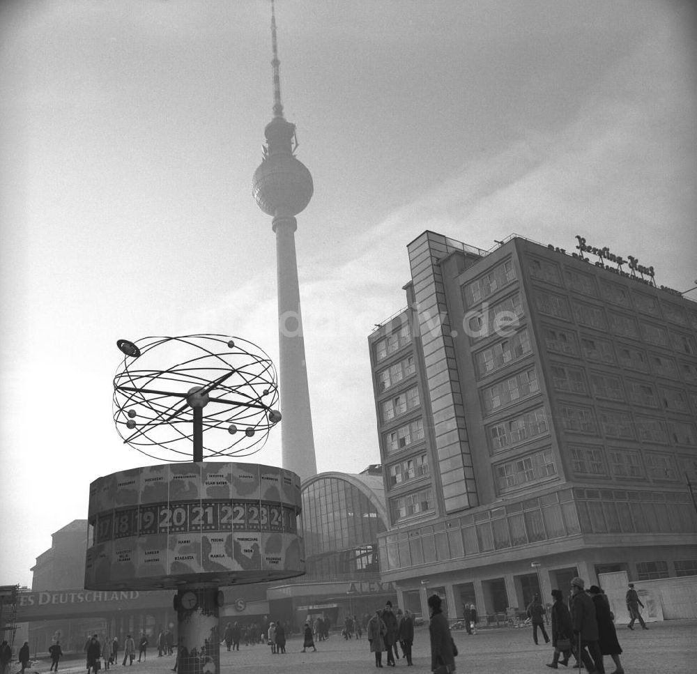 DDR-Bildarchiv: Berlin - Der Alexanderplatz in Berlin