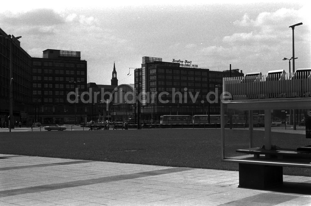DDR-Bildarchiv: Berlin - Mitte - Der Alexanderplatz ohne Fernsehturm in Berlin - Mitte