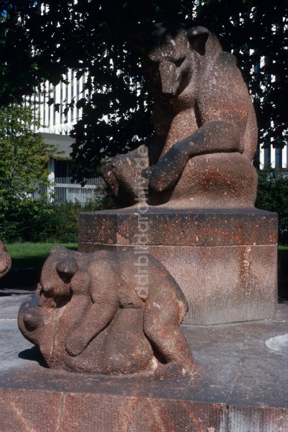 DDR-Bildarchiv: Berlin - Mitte - Der Bärenbrunnen in Berlin - Mitte