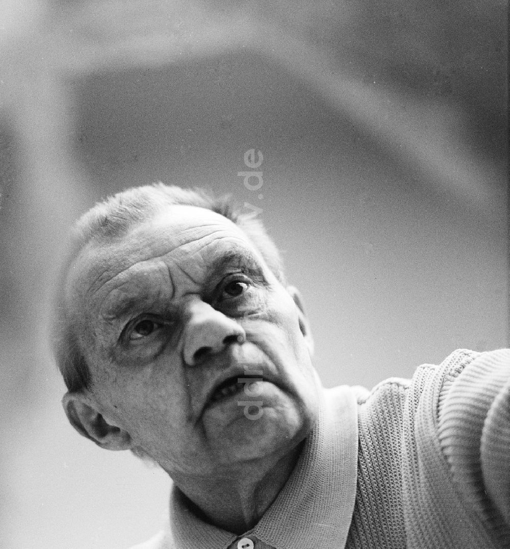 Berlin: Der deutscher Bildhauer, Grafiker und Zeichner Fritz Cremer (1906 - 1993) in Berlin, der ehemaligen Hauptstadt der DDR, Deutsche Demokratische Republik