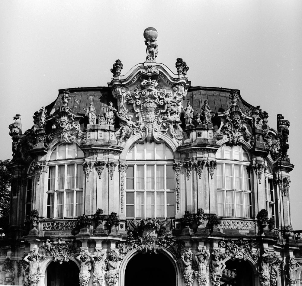 DDR-Fotoarchiv: Dresden - Der Wallpavillon im Zwinger in Dresden in Sachsen in der DDR