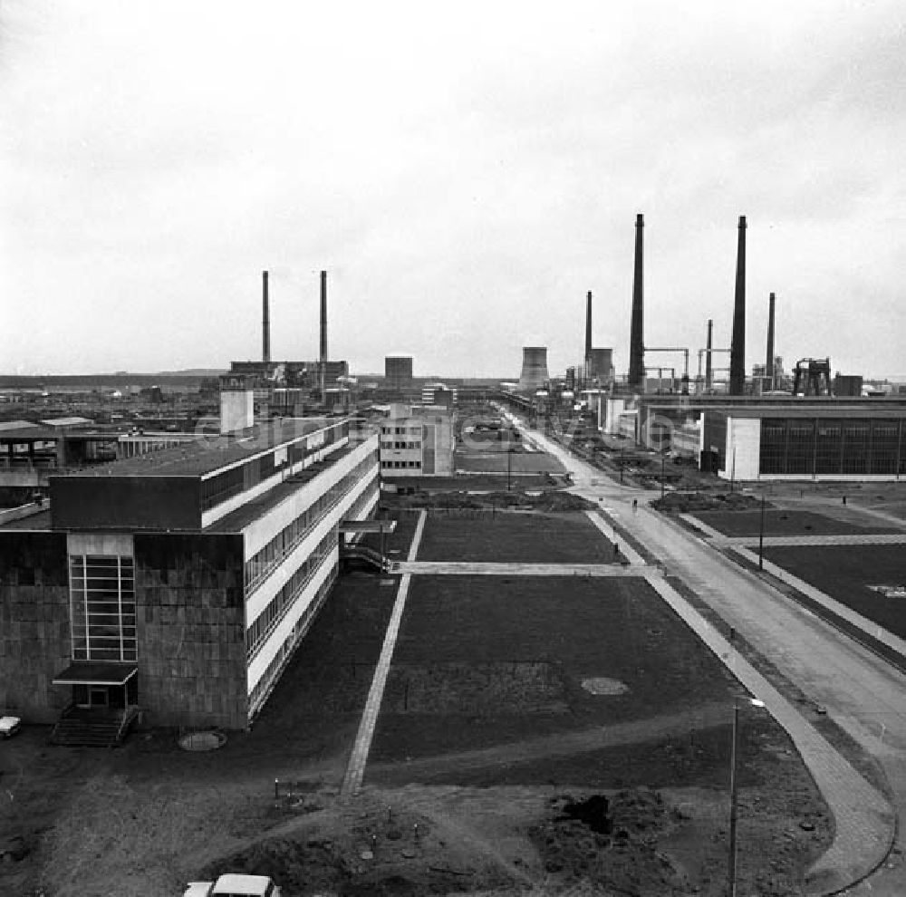 DDR-Bildarchiv: Schwedt - Dezember 1965 Erdölverarbeitungswerk Schwedt/Oder heute: PCK Raffinerie GmbH, Passower Chaussee 111, 16303 Schwedt/Oder, Tel