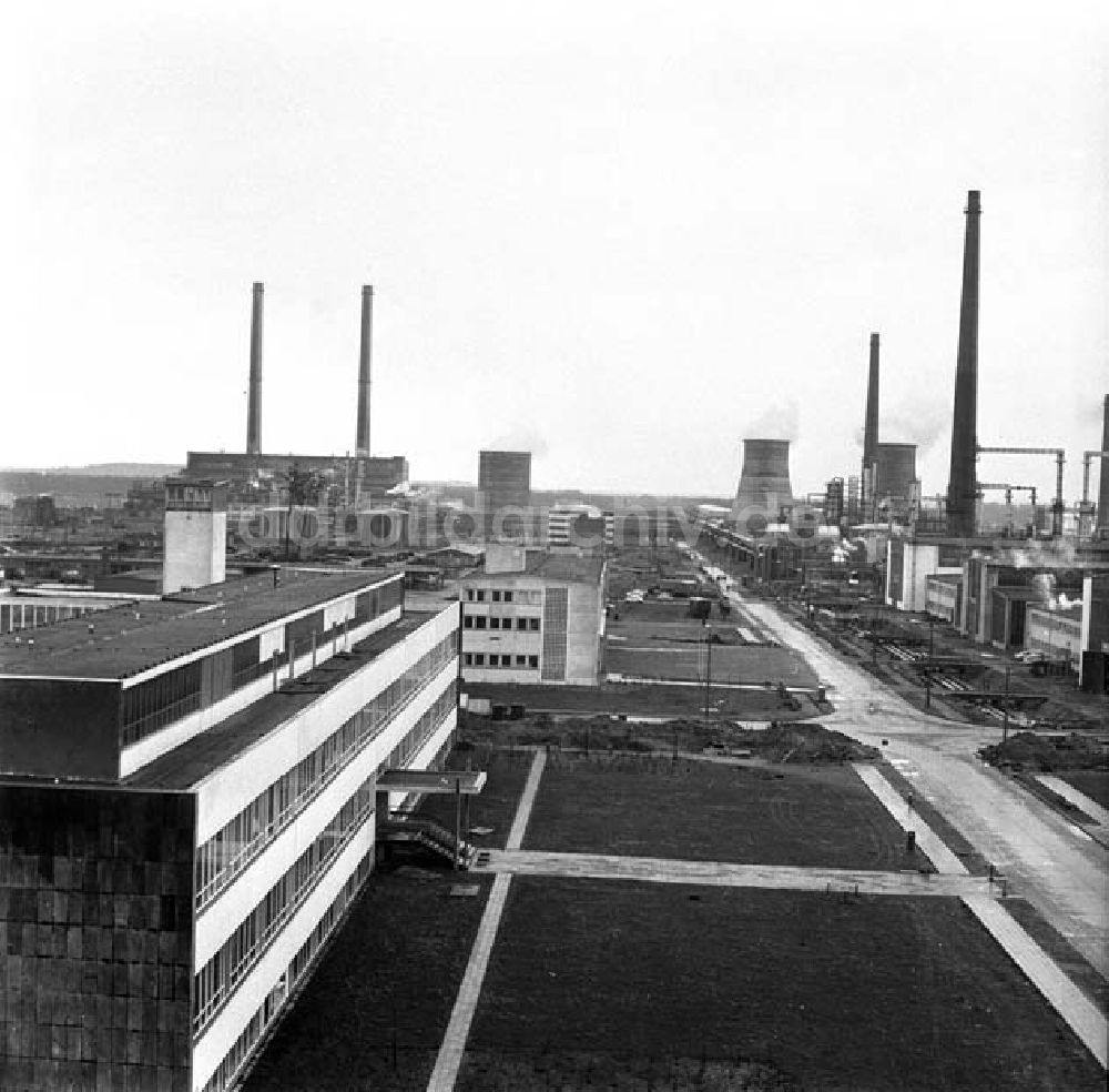 DDR-Fotoarchiv: Schwedt - Dezember 1965 Erdölverarbeitungswerk Schwedt/Oder heute: PCK Raffinerie GmbH, Passower Chaussee 111, 16303 Schwedt/Oder, Tel