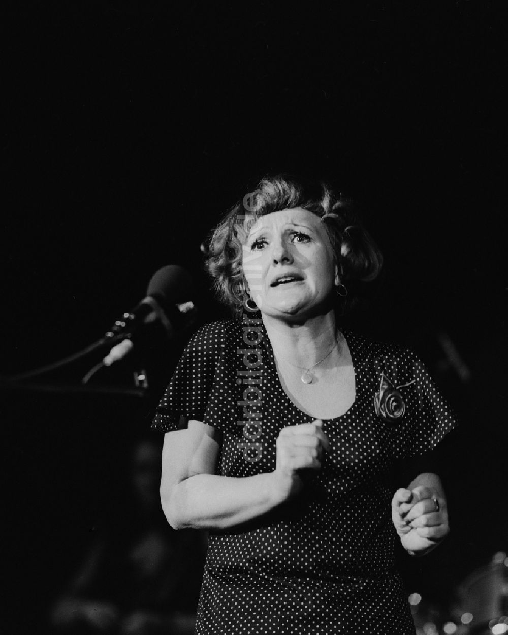 Chemnitz: Die Entertainerin, Kabarettistin, Sängerin und Schauspielerin Helga Hahnemann (1937 - 1991) in Chemnitz im heutigen Bundesland Sachsen