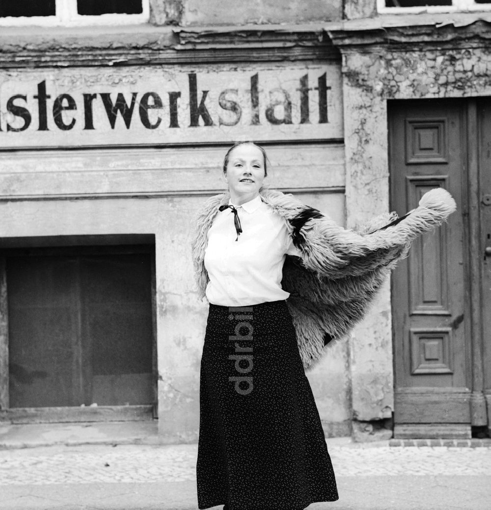 Berlin: Die Schauspielerin Ruth Reinecke in Berlin, der ehemaligen Hauptstadt der DDR, Deutsche Demokratische Republik