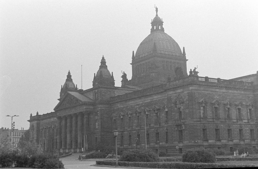 DDR-Fotoarchiv: Leipzig - Dimitroffmuseum im früheren Reichsgerichtsgebäude in Leipzig in der DDR