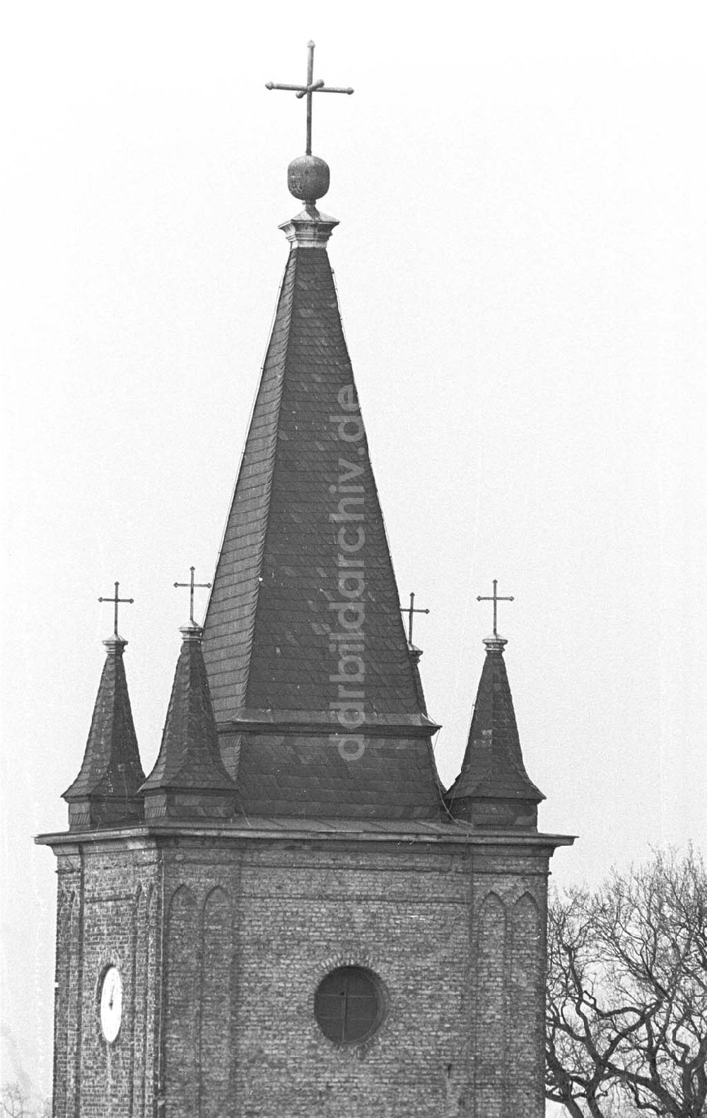 DDR-Bildarchiv: Berlin - Dorfkirche Berlin-Stralau (Hochpanorama) 22.12.1992