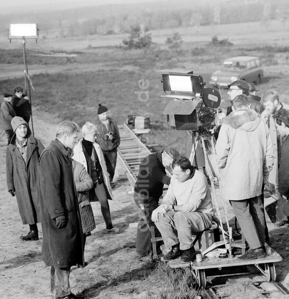 DDR-Bildarchiv: Potsdam - Dreharbeiten zu dem Spielfilm Unterwegs zu Lenin in Potsdam in Brandenburg in der DDR