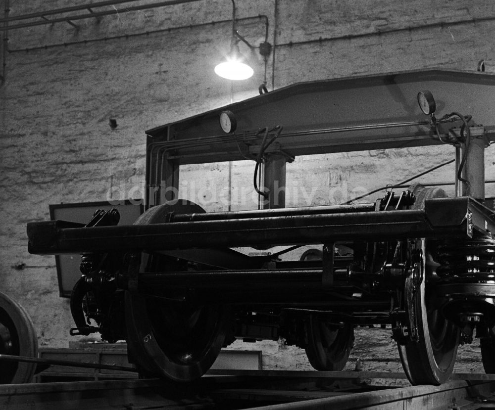 DDR-Fotoarchiv: Halberstadt - Drehgestell eines D-Zug- Wagen in Halberstadt in Sachsen-Anhalt in der DDR
