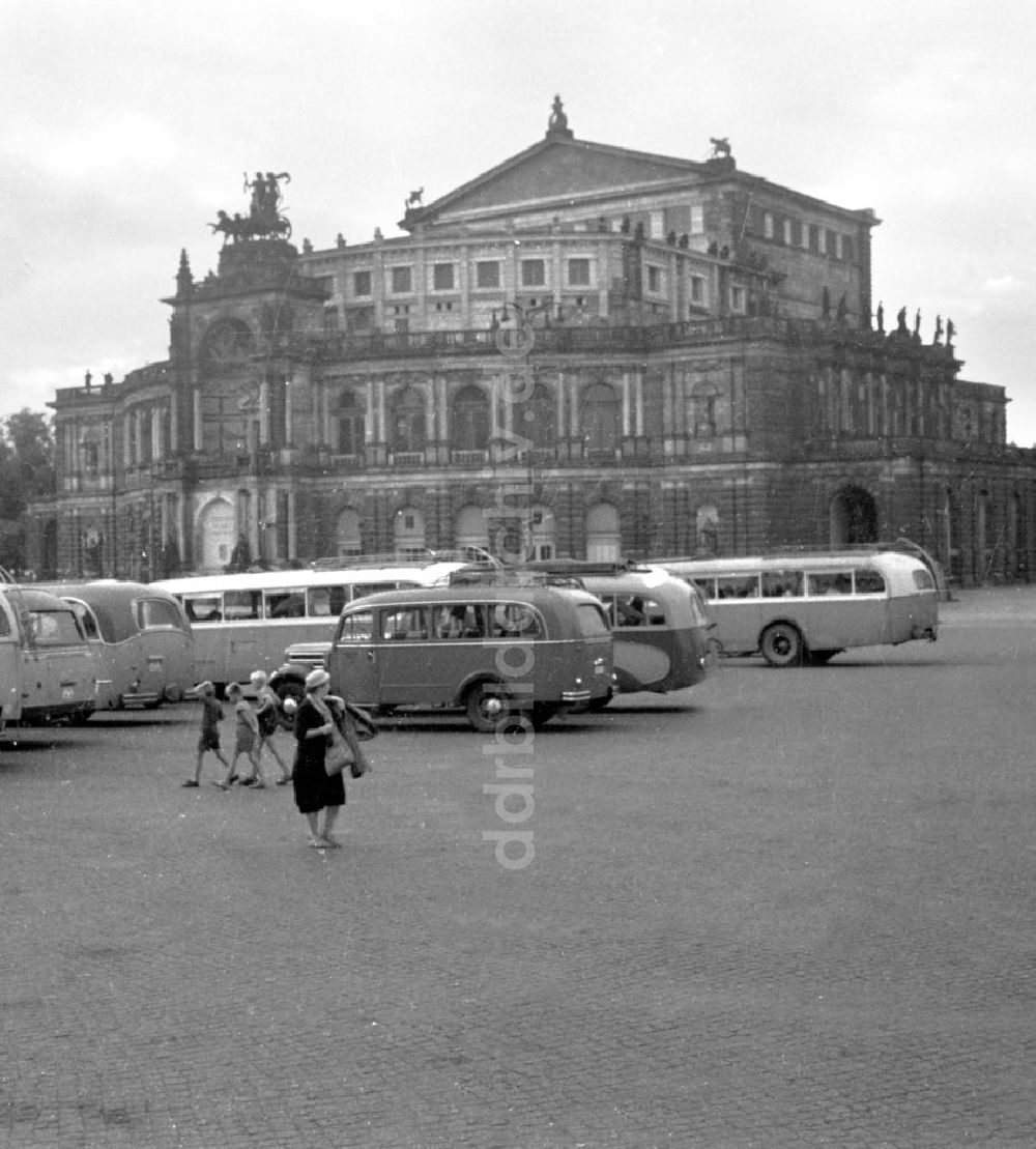 DDR-Bildarchiv: Dresden - Dresden 1957, Semperoper