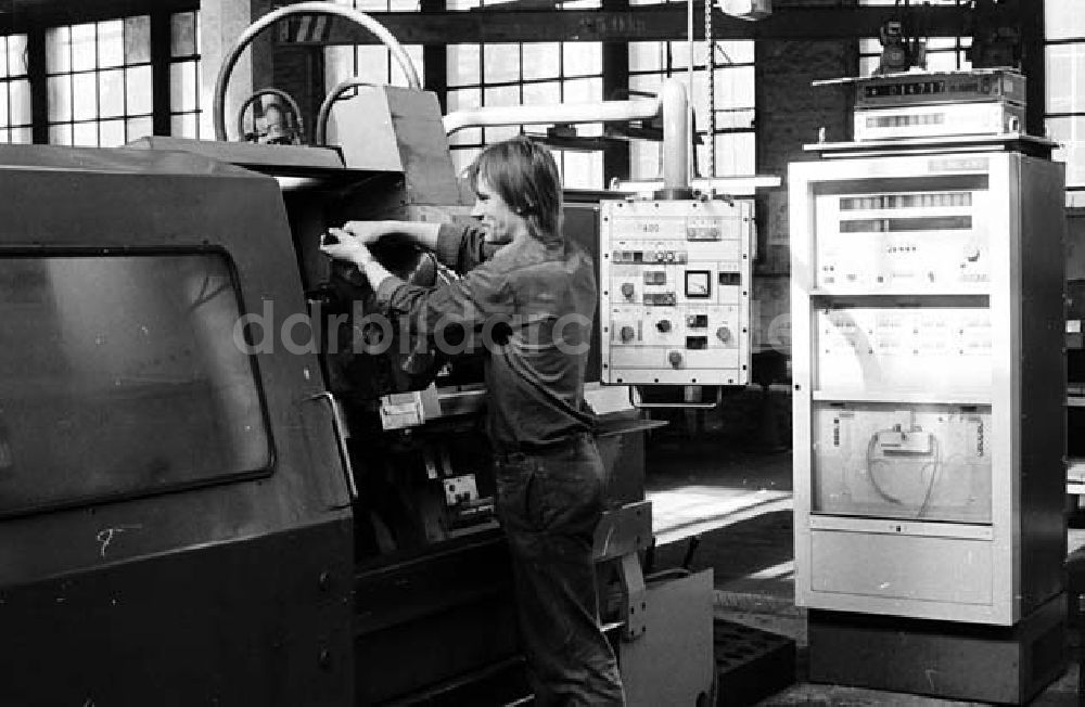 DDR-Bildarchiv: - Druckmaschinenwerk Umschlagnr.: 299 Foto: Lenke